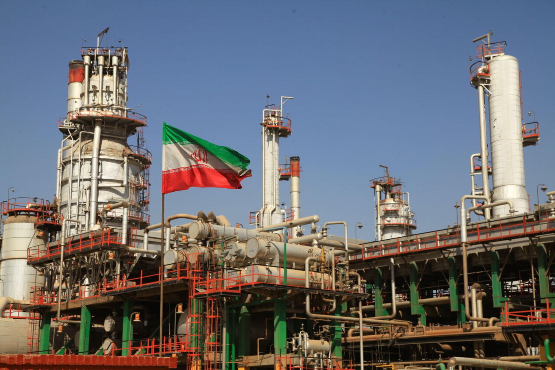 تاسیسات نفت ایران