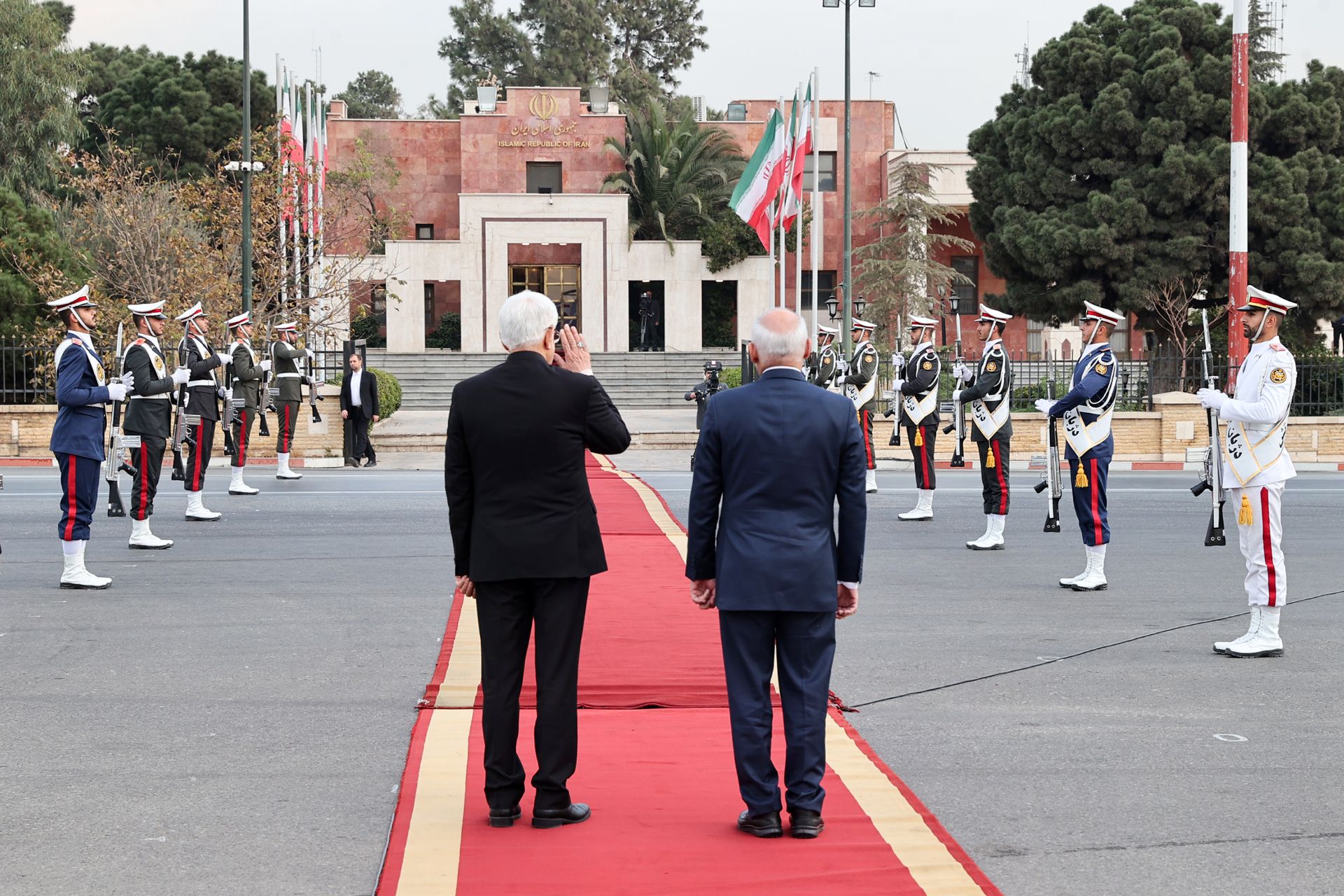 عارف و حاجی میرزایی