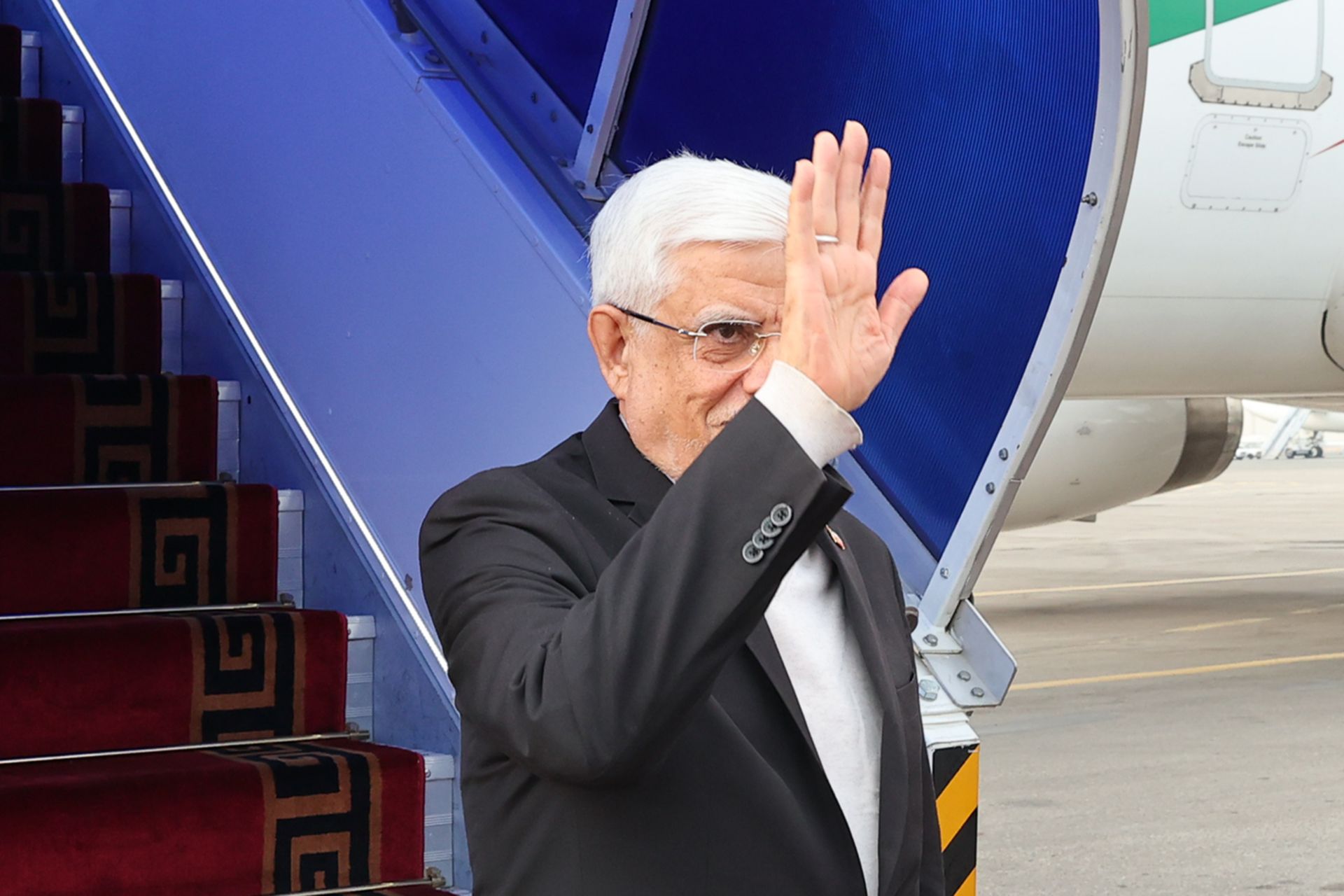 خداحافظی عارف