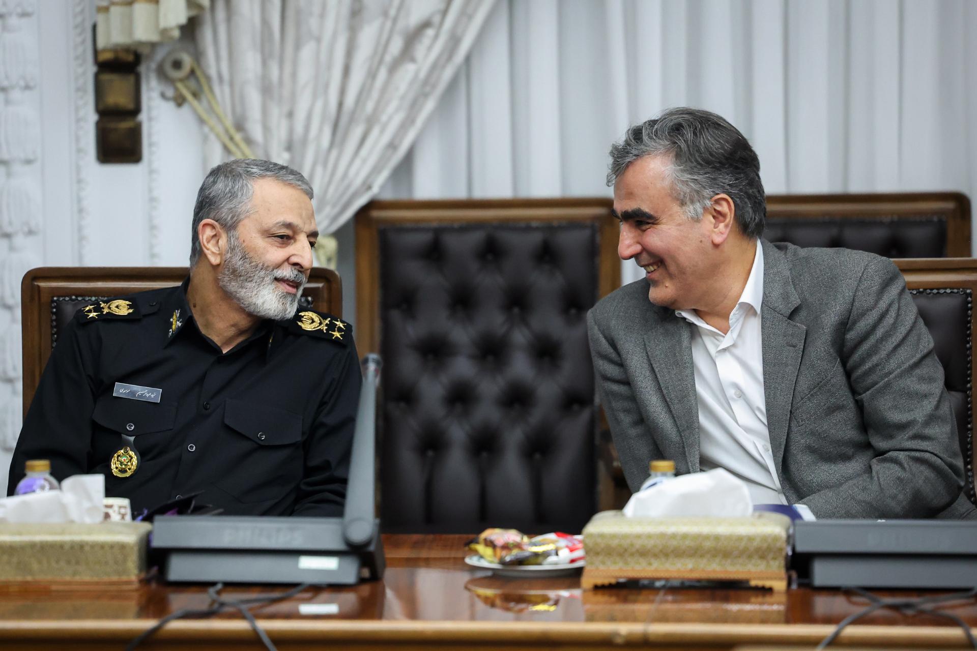 فرزین و رئیس ستاد کل نیروهای مسلح