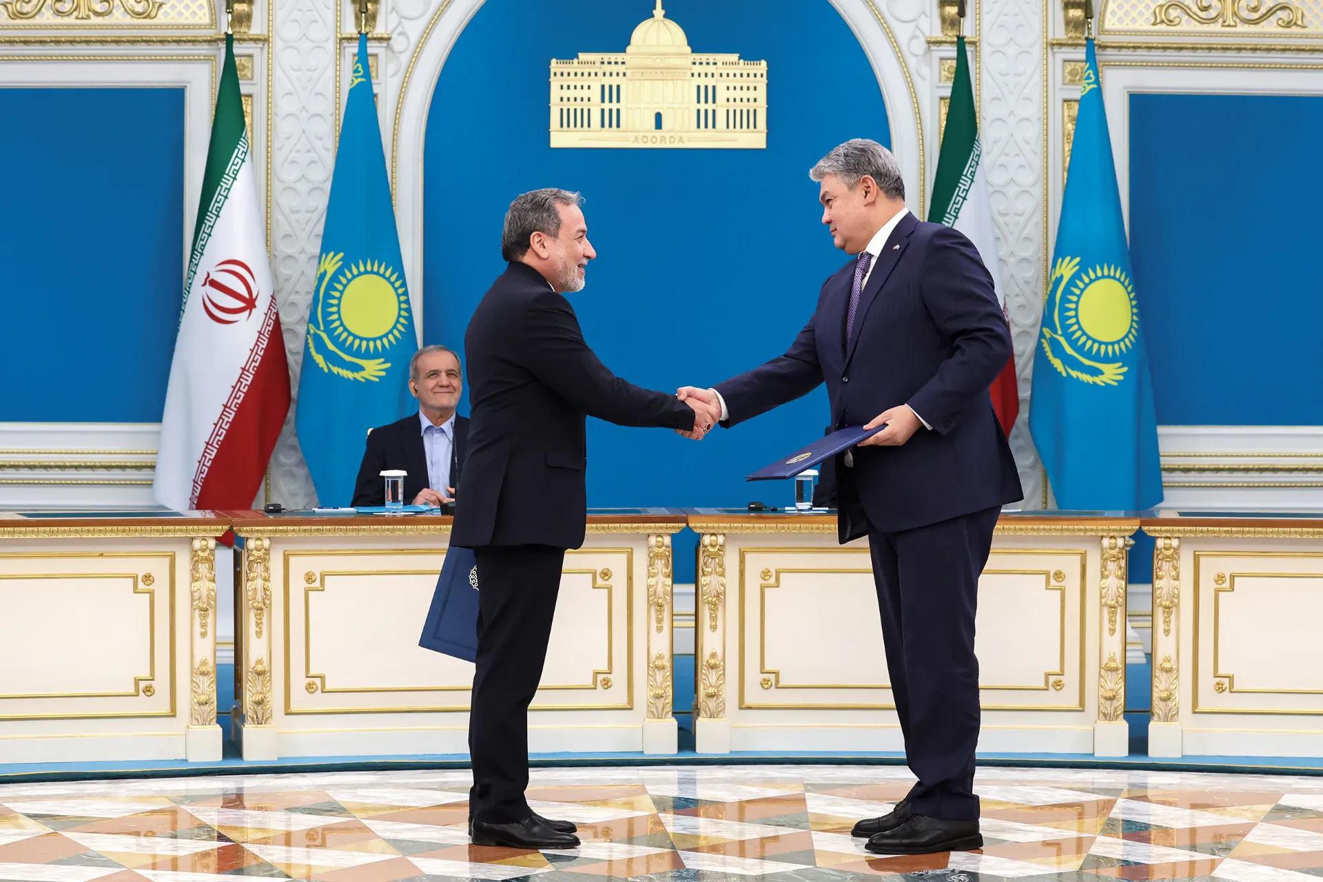 عراقچی و قزاقستان