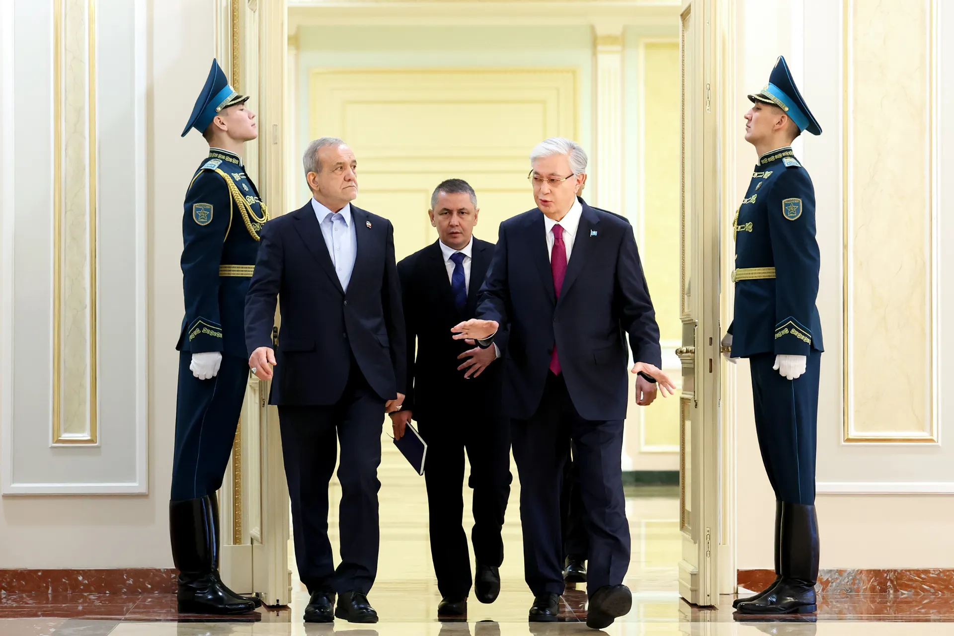 پزشکیان و رئیس جمهور قزاقستان