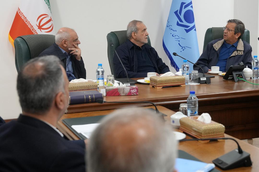 همتی و پزشکیان