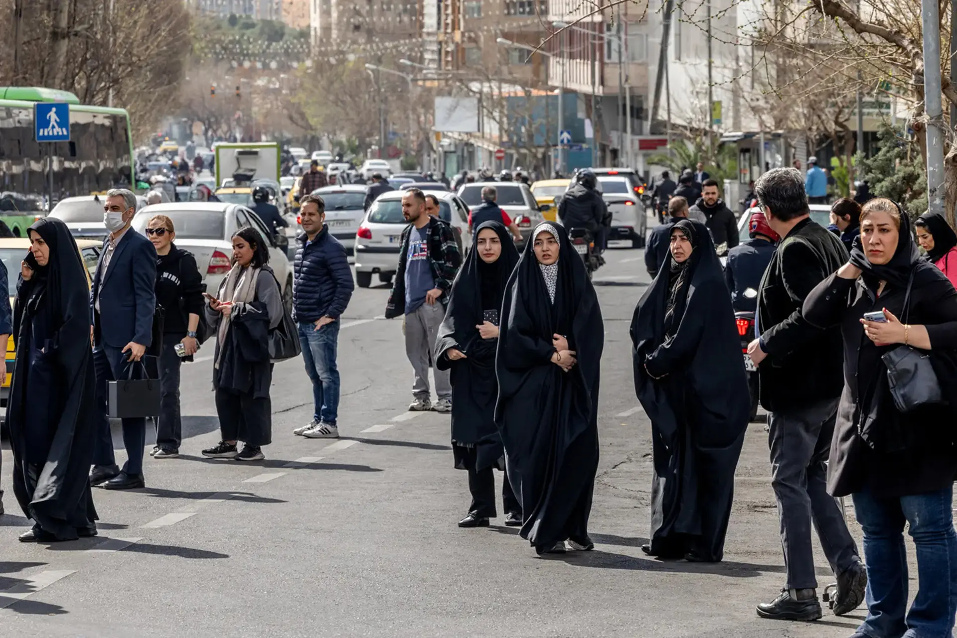 مردم در خیابان