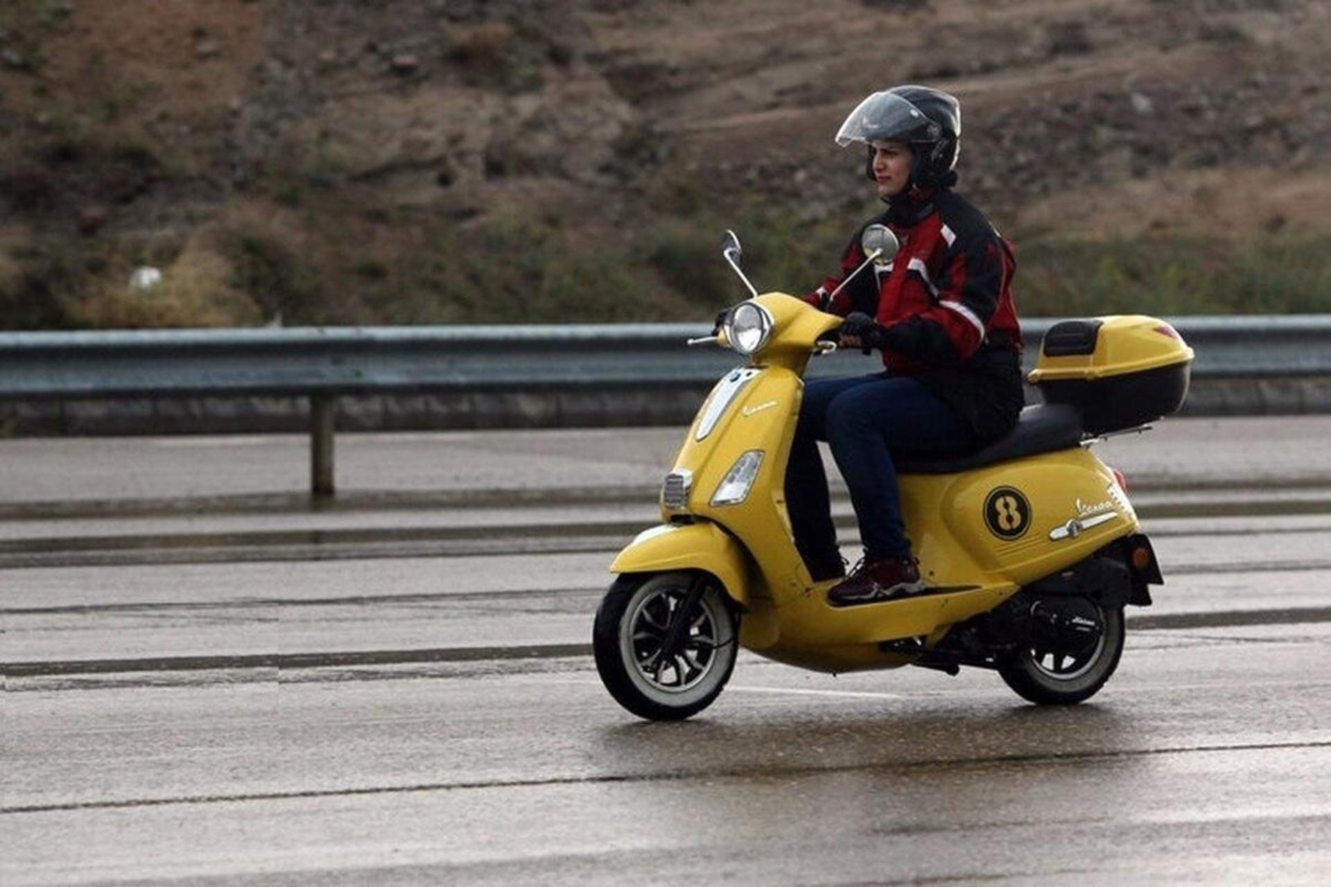 گواهینامه موتور زنان