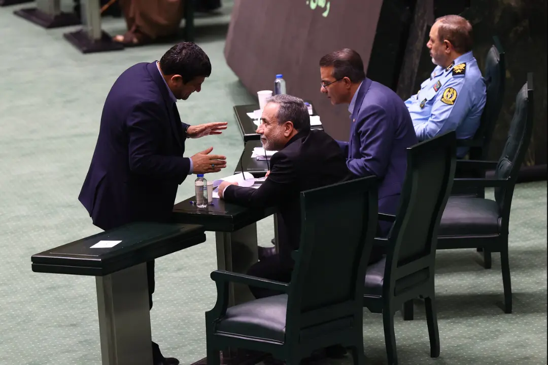 عراقچی وزیر دفاع صحن مجلس
