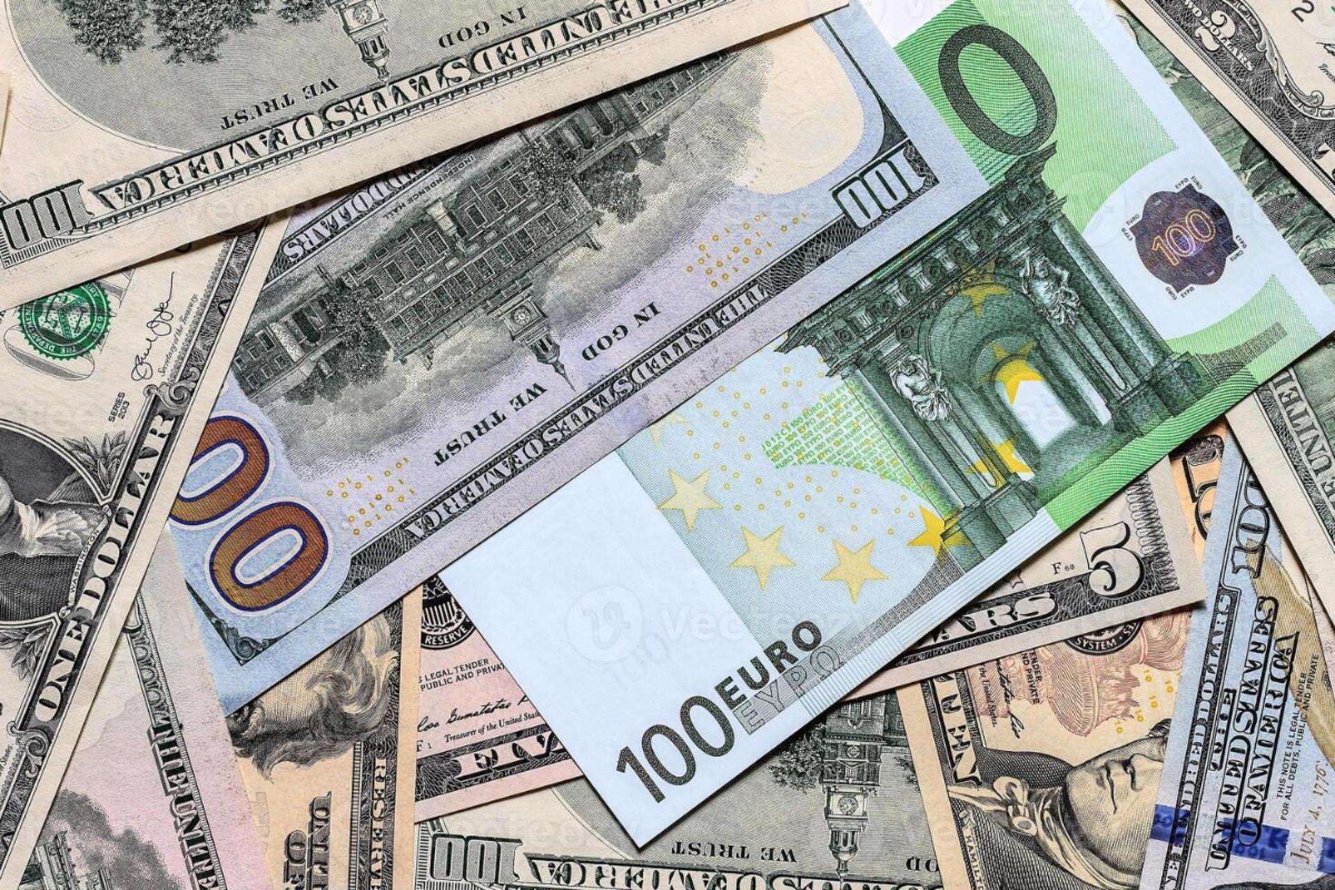 بازار حواله در محدوده رِنج ماند؛ افزایش خفیف قیمت دلار و یوآن