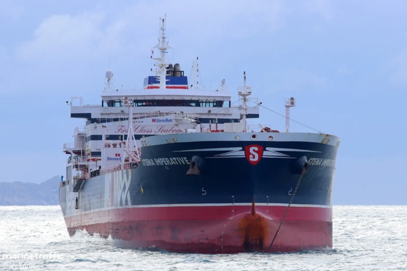 جزئیات تازه از حادثه در تنگه هرمز؛ نفتکش تهدید شده آمریکایی بود