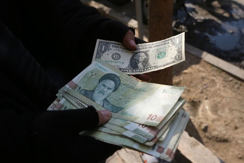 افت دلار؛ چرا آیفون و پژو گران شدند؟