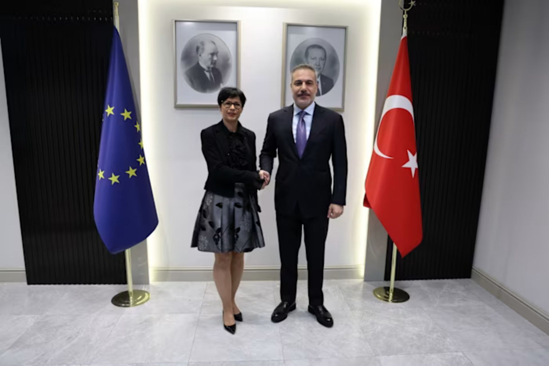 وزیر خارجه ترکیه و مقام اتحادیه اروپا
