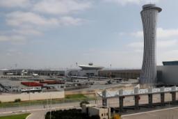 برج کنترل و ساختمان‌های فرودگاه بین‌المللی بن‌گوریون (Ben Gurion Airport) در اسرائیل