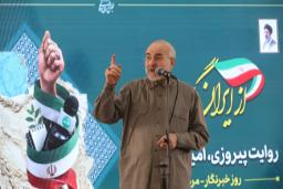 محمدباقر قالیباف (Mohammad Bagher Ghalibaf) در حال سخنرانی در یک مراسم رسمی