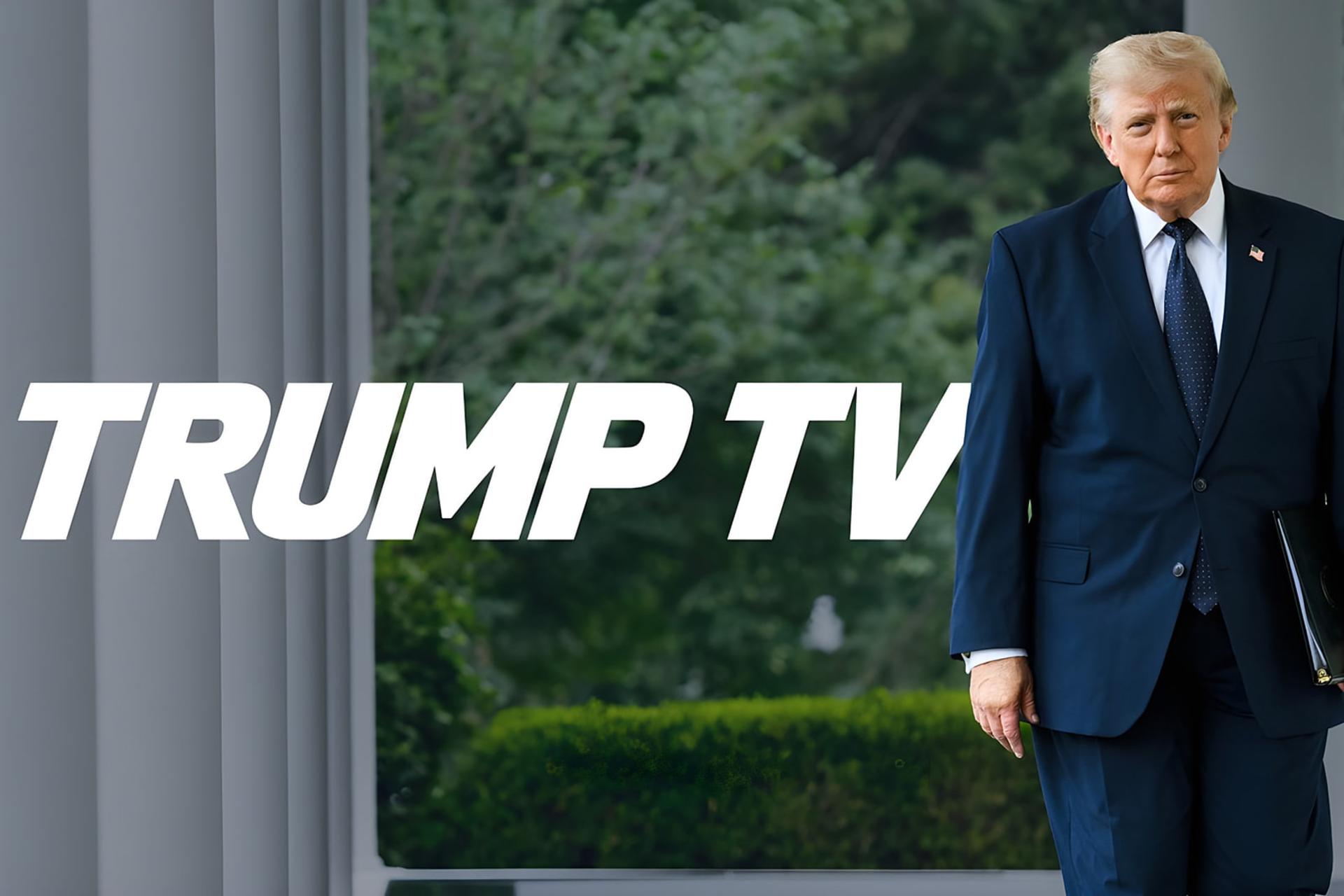 دونالد ترامپ (Donald Trump) در کنار لوگوی بزرگ TRUMP TV