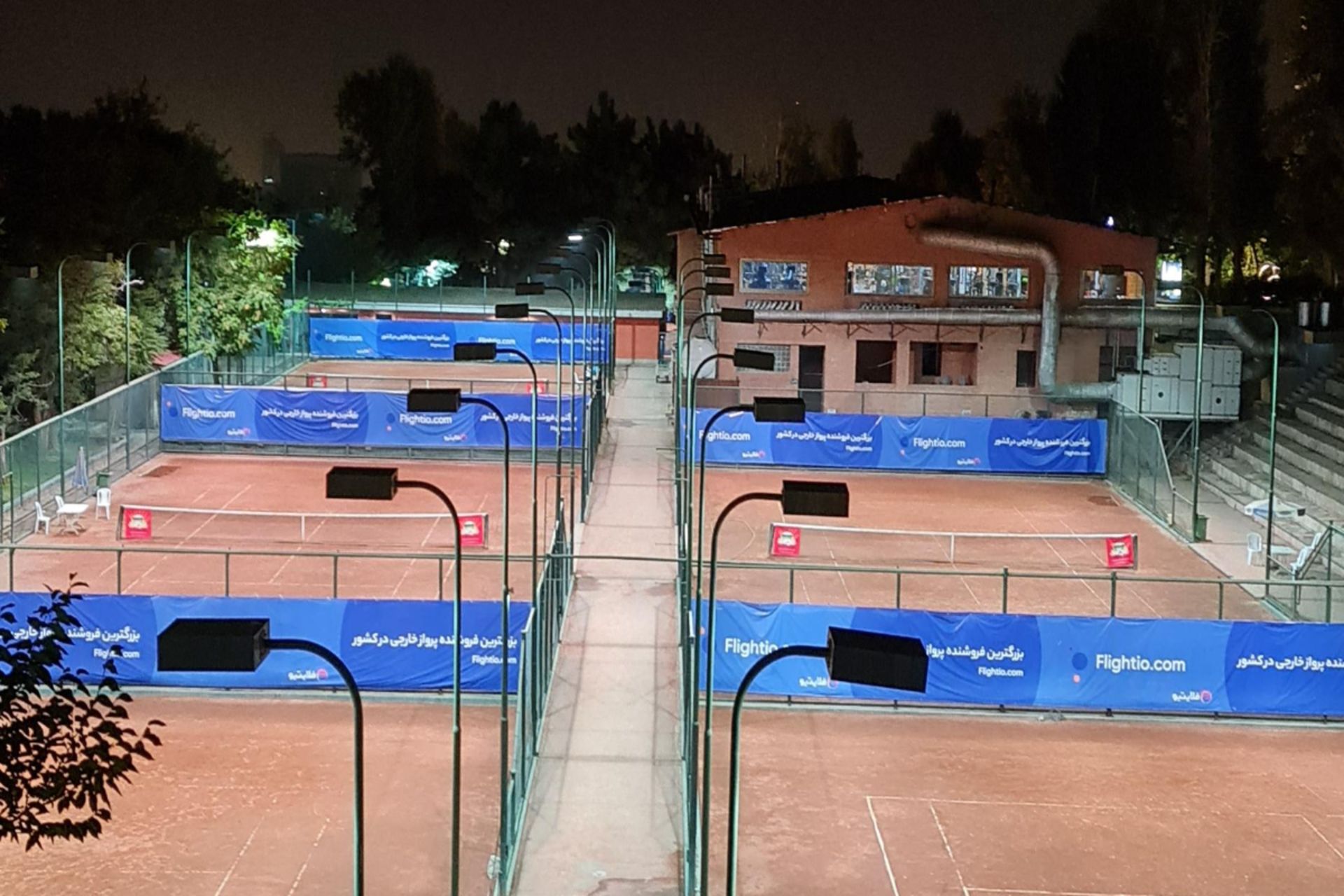 زمین تنیس باشگاه استقلال