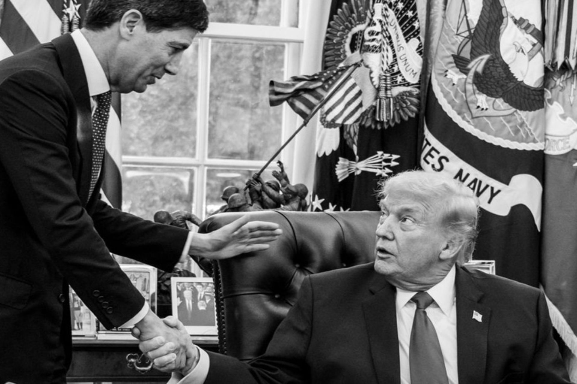 کوین وارش و ترامپ