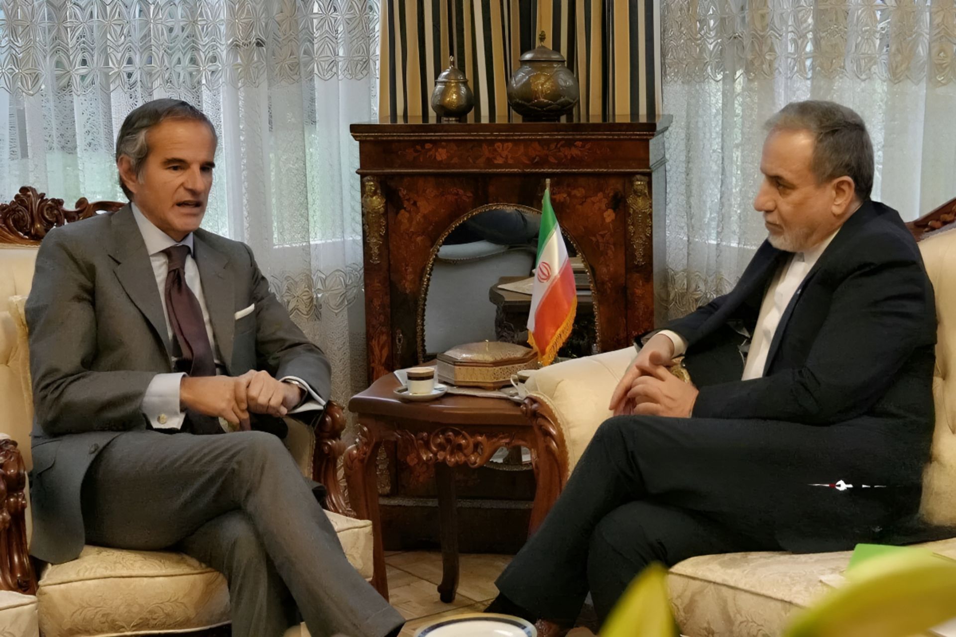 عباس عراقچی و رافائل گروسی در ژنو