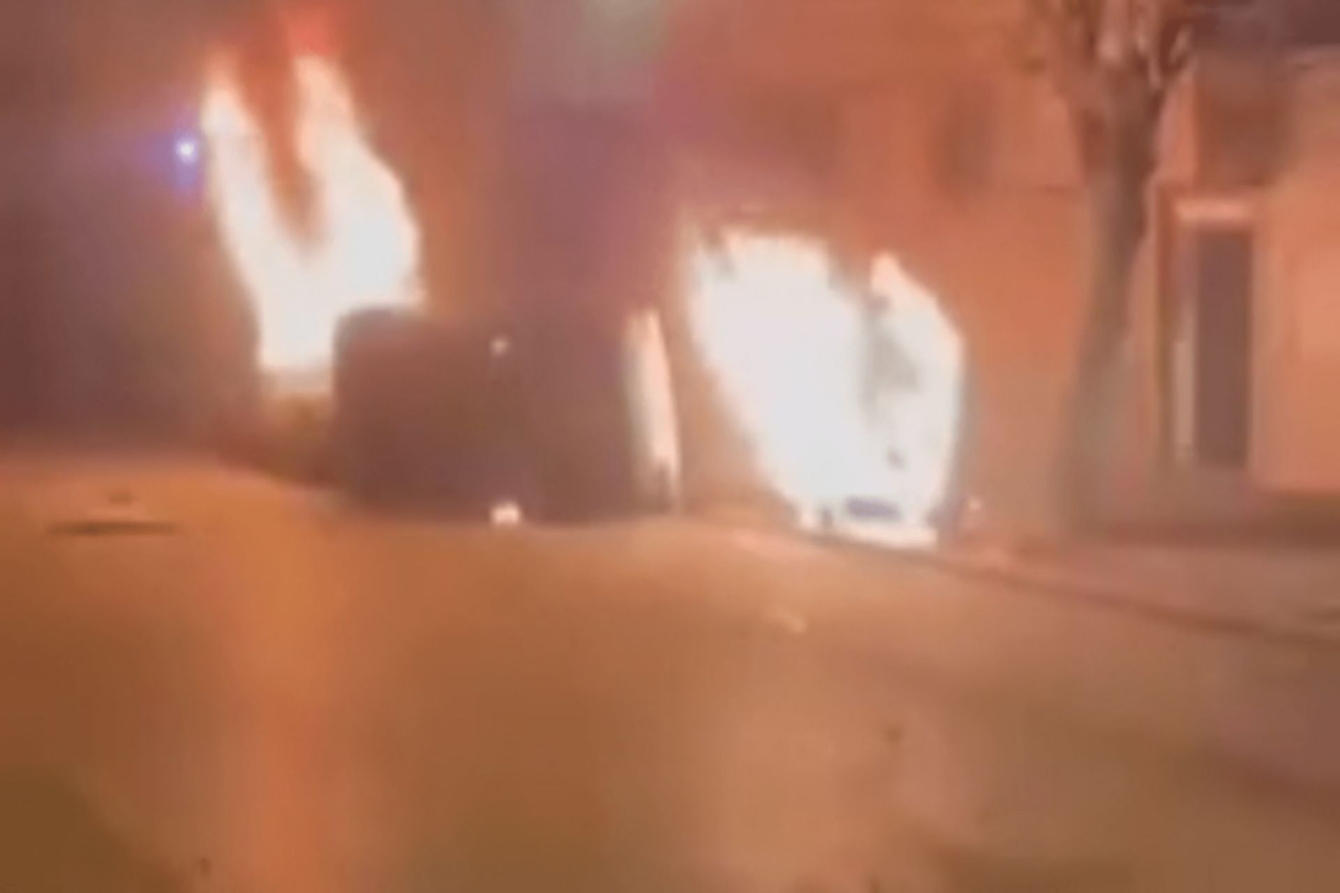 حمله به مقر پلیس