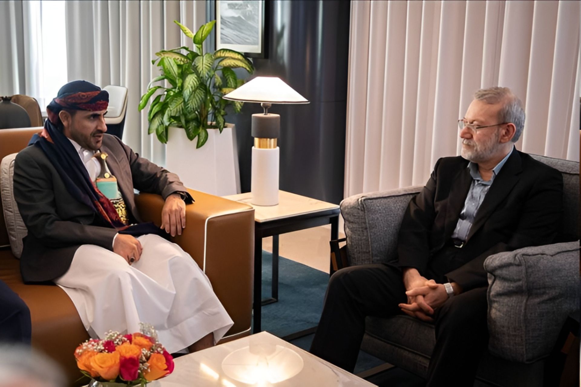 دیدار لاریجانی با سخنگوی انصارالله یمن