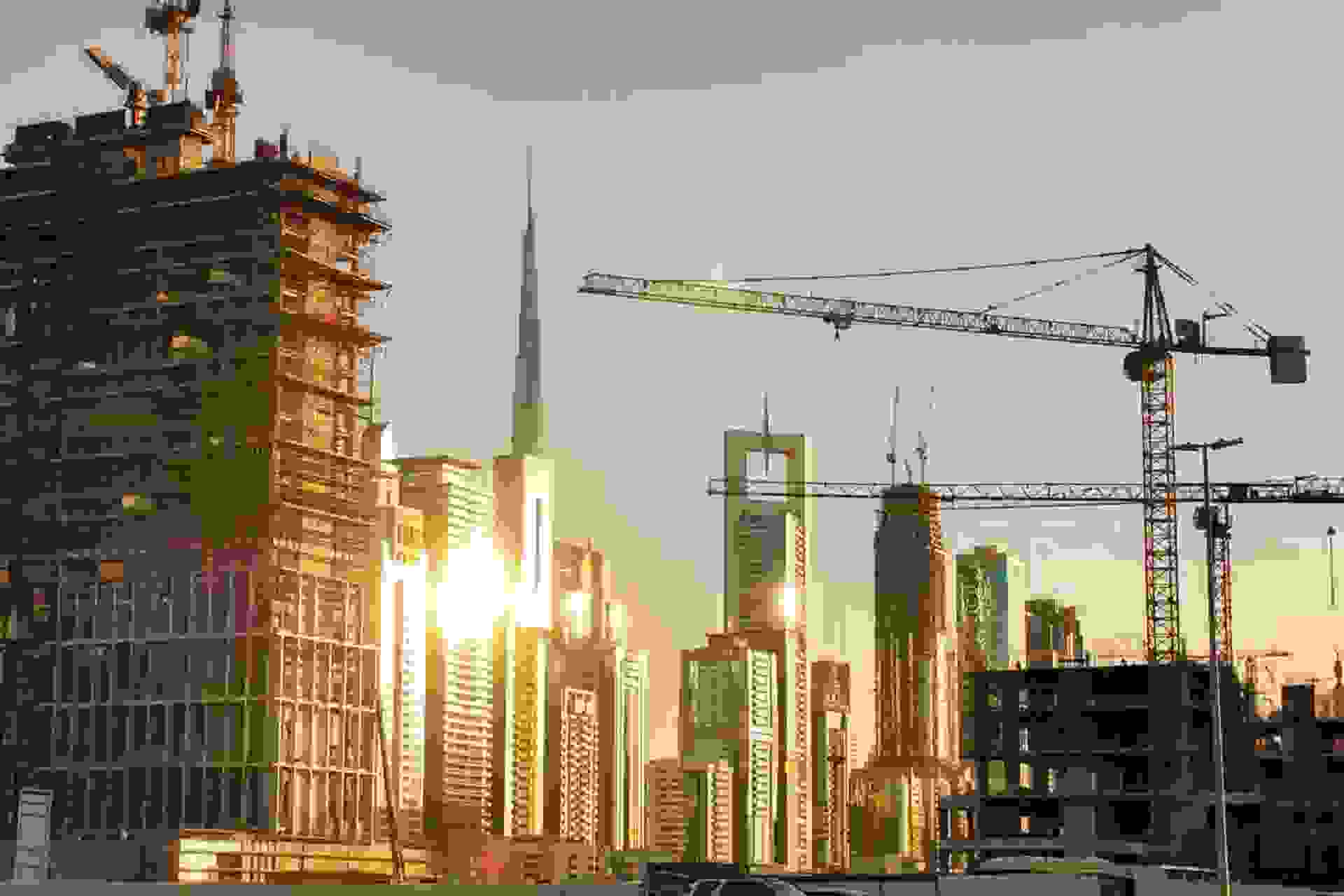 نمایی از یک پروژه ساختمانی دوبی در دوره ونق ساخت‌وساز 