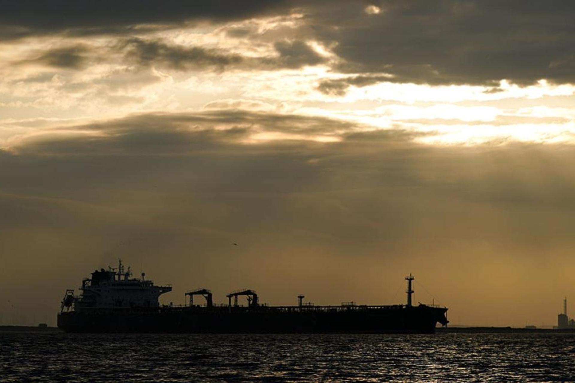 تنگه هرمز نفتکش