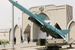 موشک ایرانی همزمان با جنگ آمریکا و اسرائیل علیه ایران