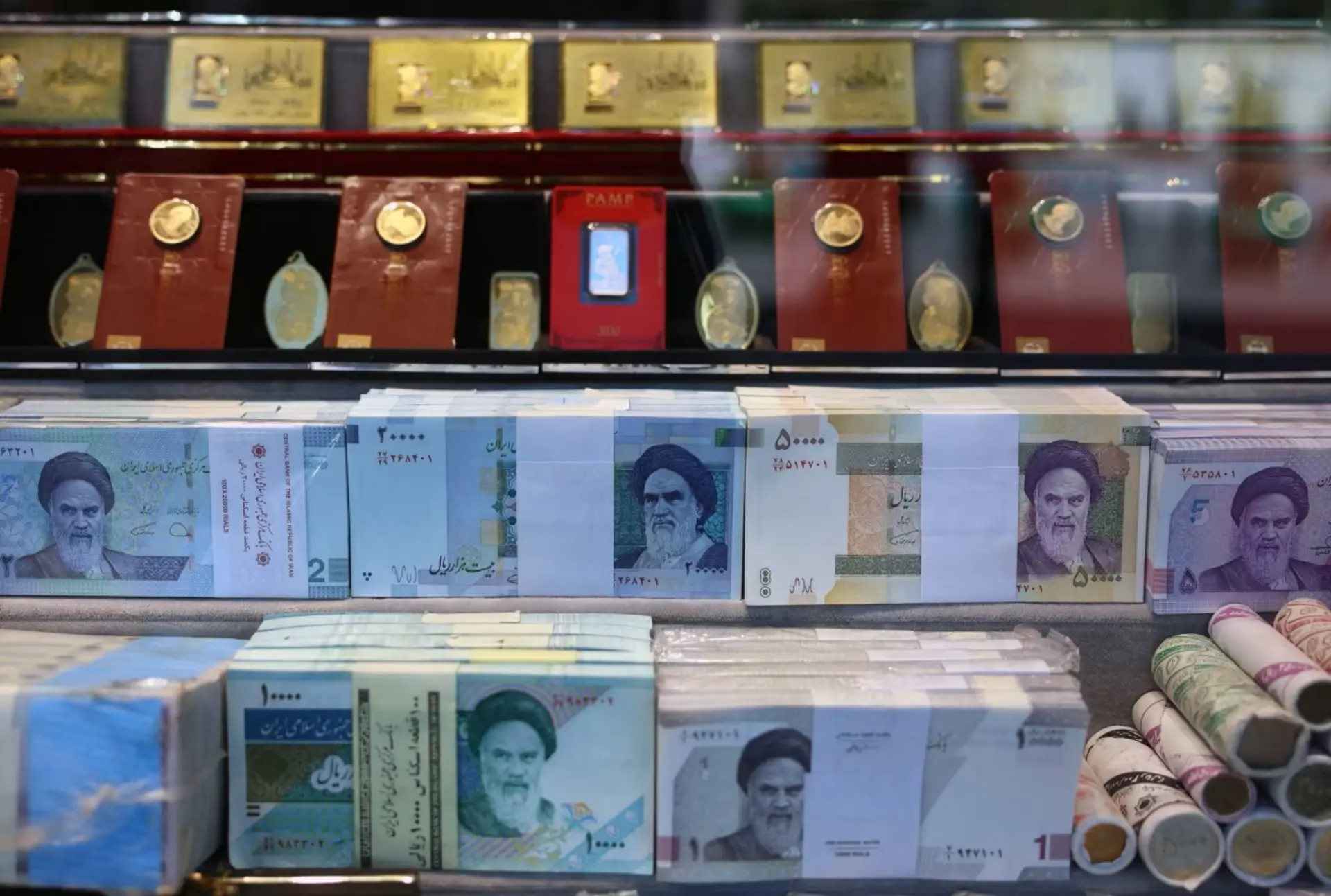 پول اسکناس سکه طلا