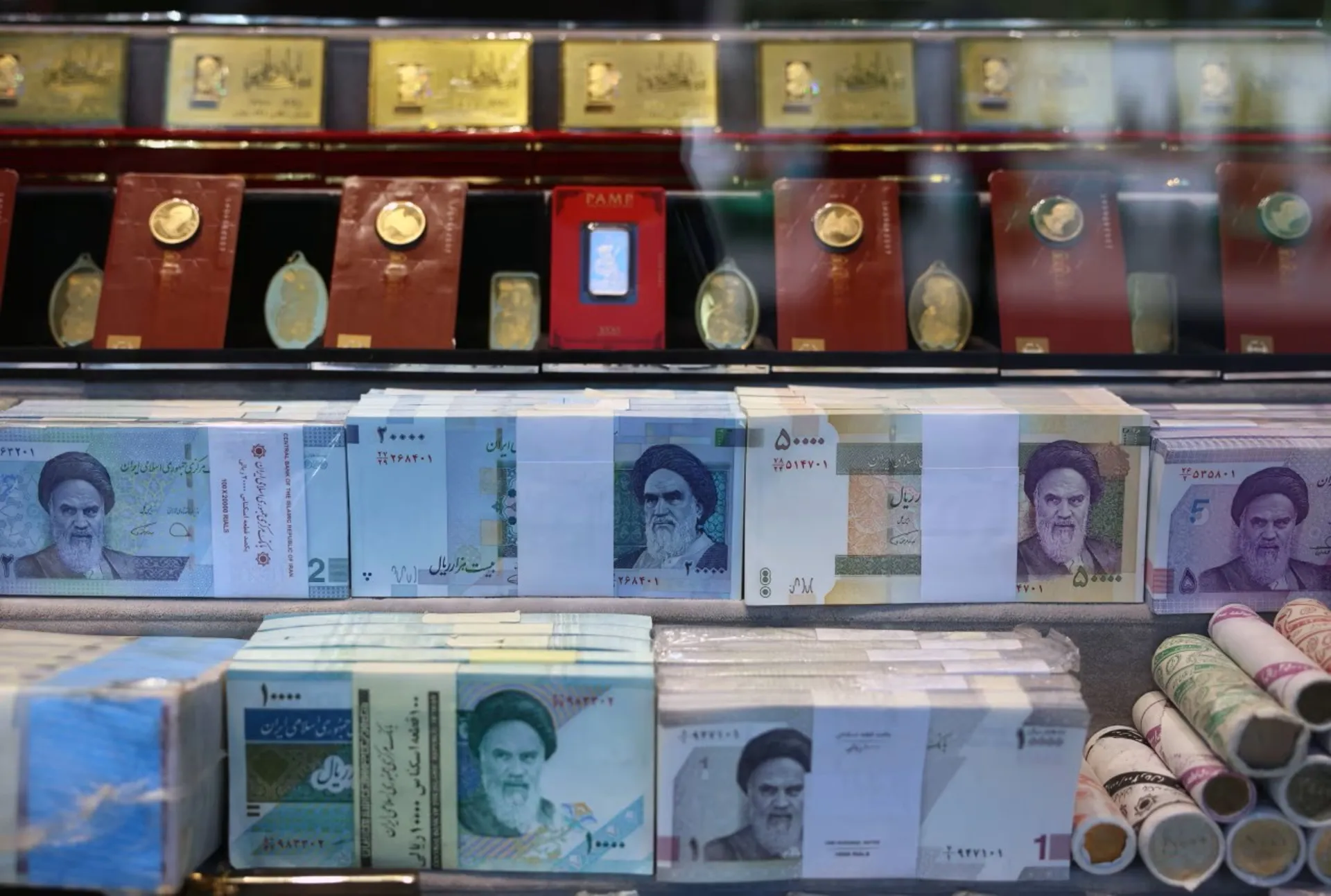پول اسکناس سکه طلا