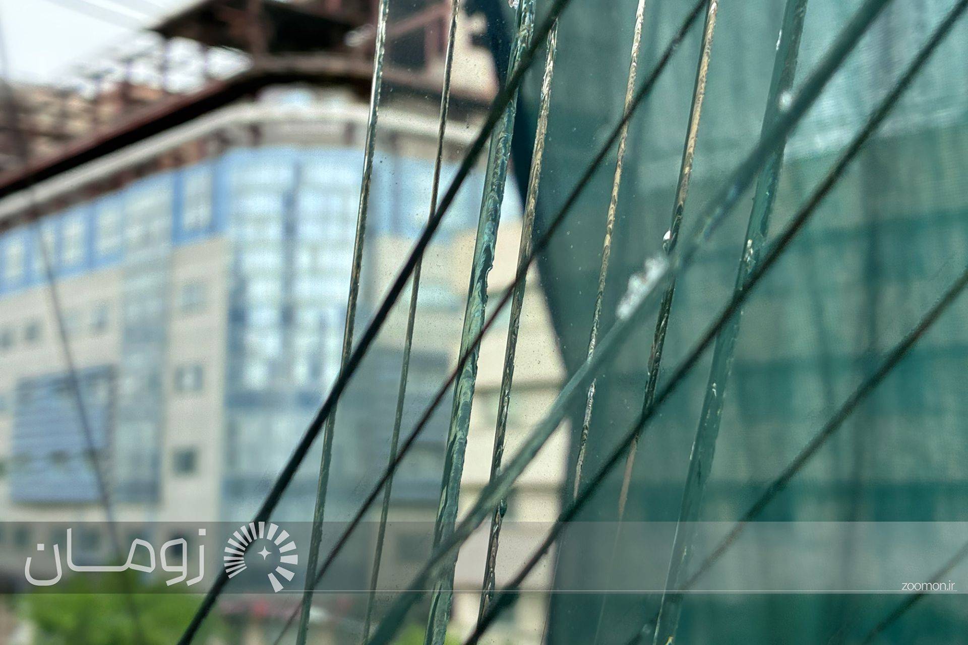 خرابه جنگ ایران و آمریکا شیشه شکسته