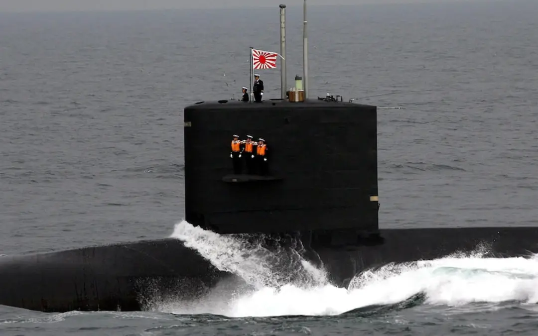 زیردریایی نیروی دریایی خودگردان ژاپن (Japan Maritime Self-Defense Force) در حال حرکت در دریا