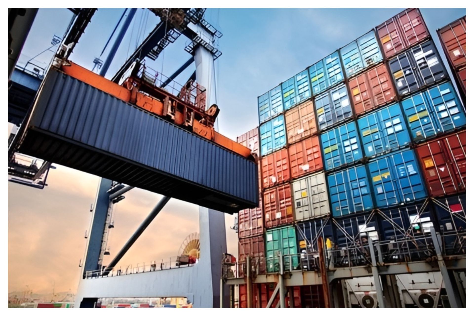 تخلیه و بارگیری کانتینر