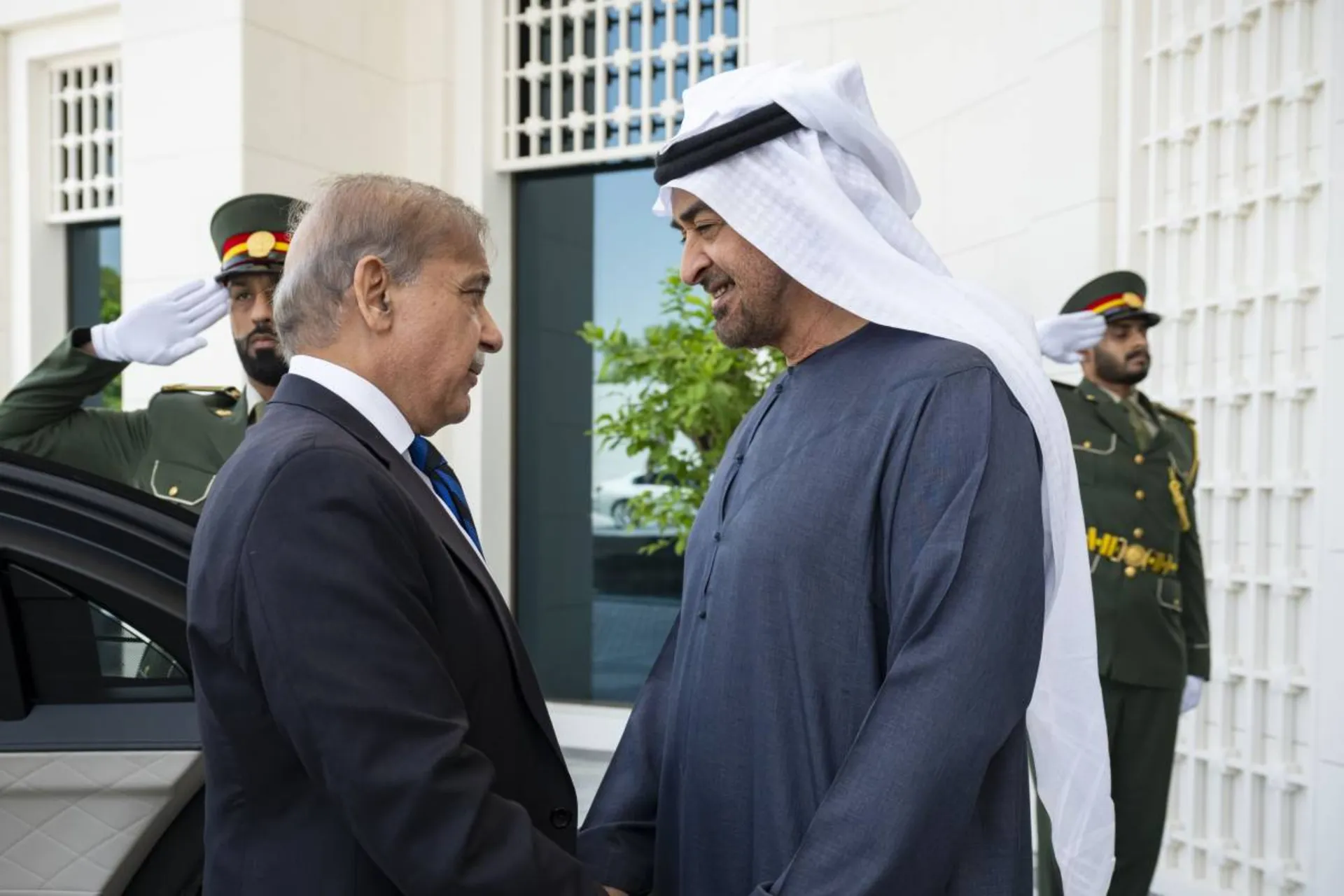 محمد بن زاید ولیعهد ابوظبی و شهباز شریف نخست وزیر پاکستان