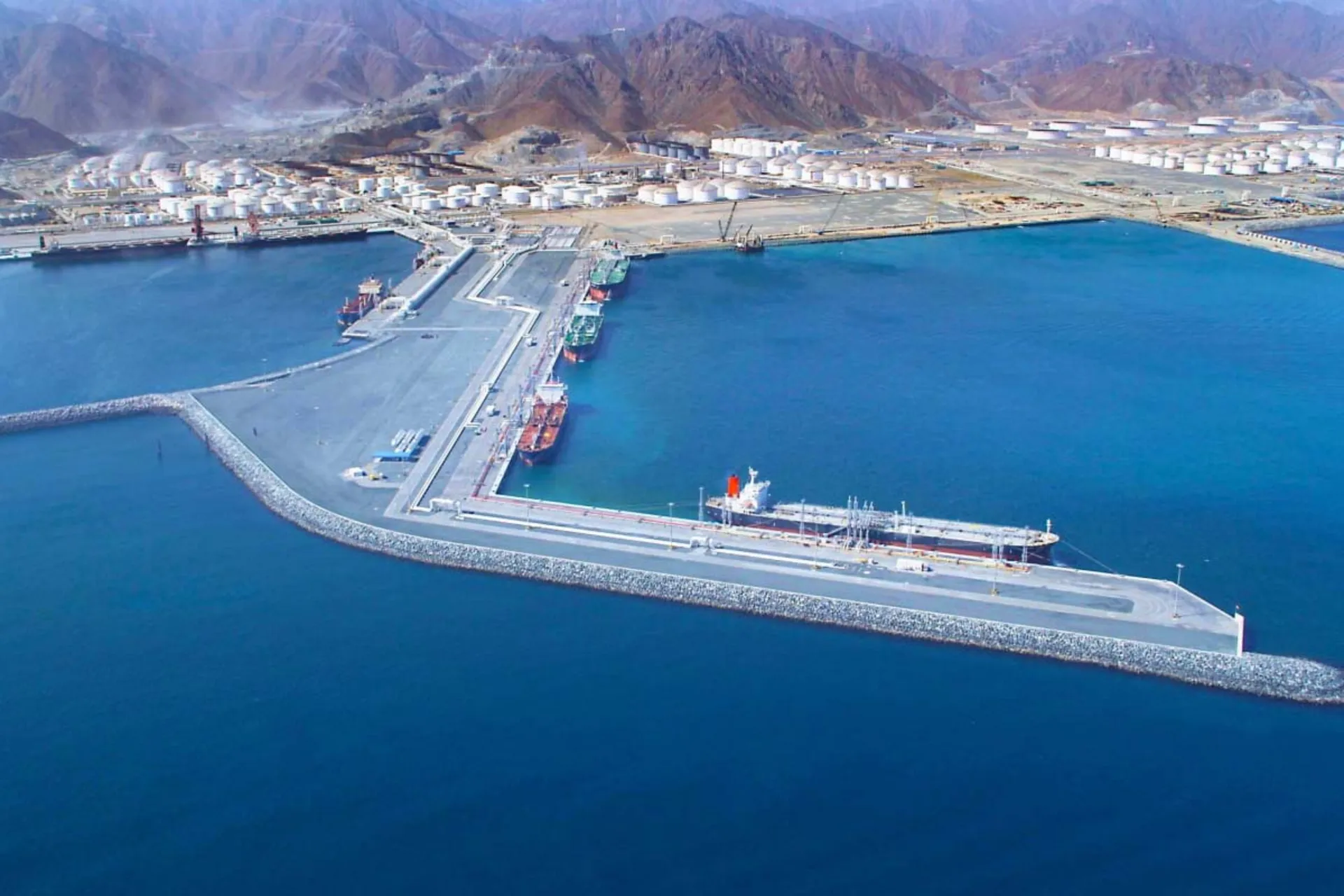 تاسیسات نفت امارات