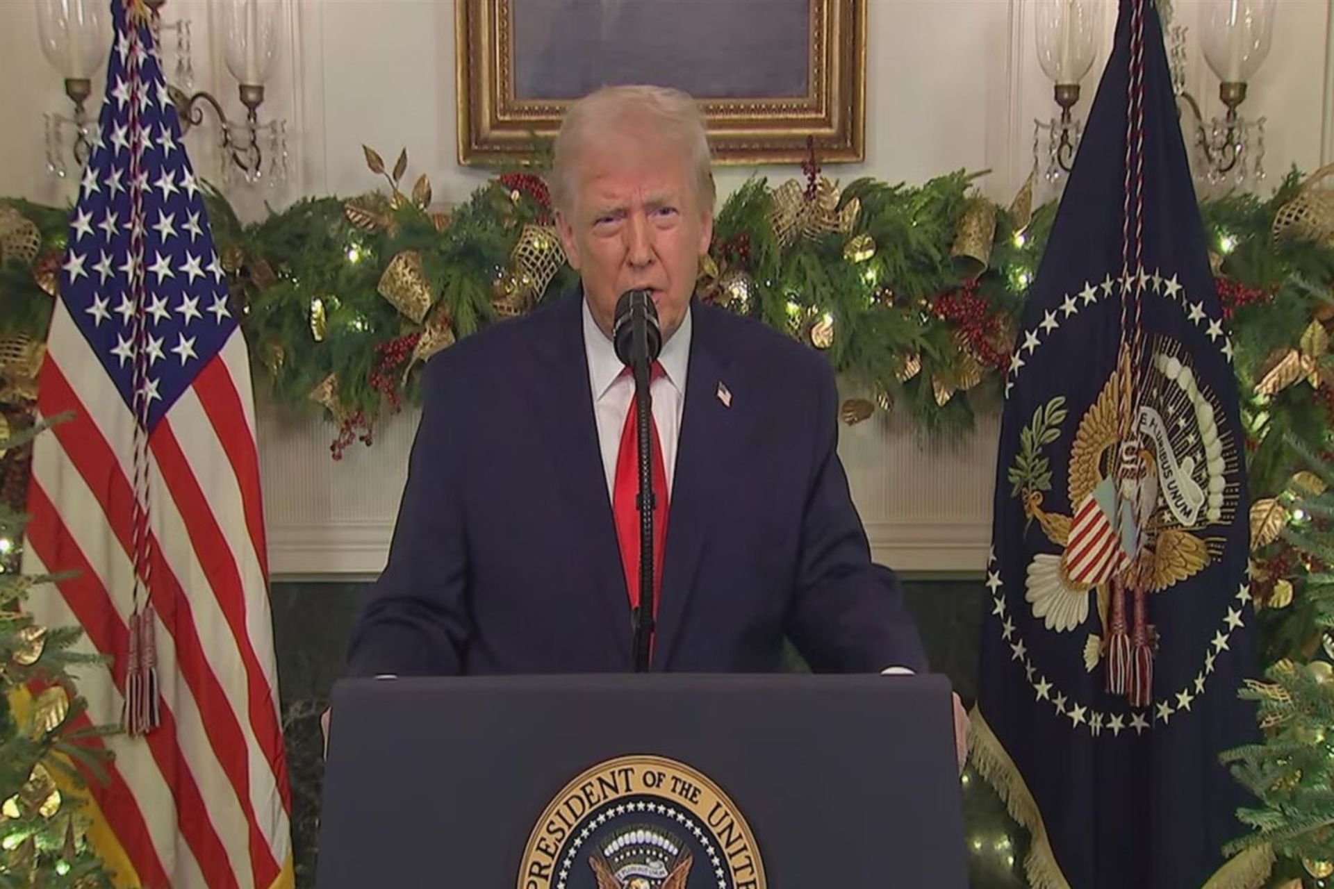 ترامپ در حال سخنرانی سال نو خود در کاخ سفید
