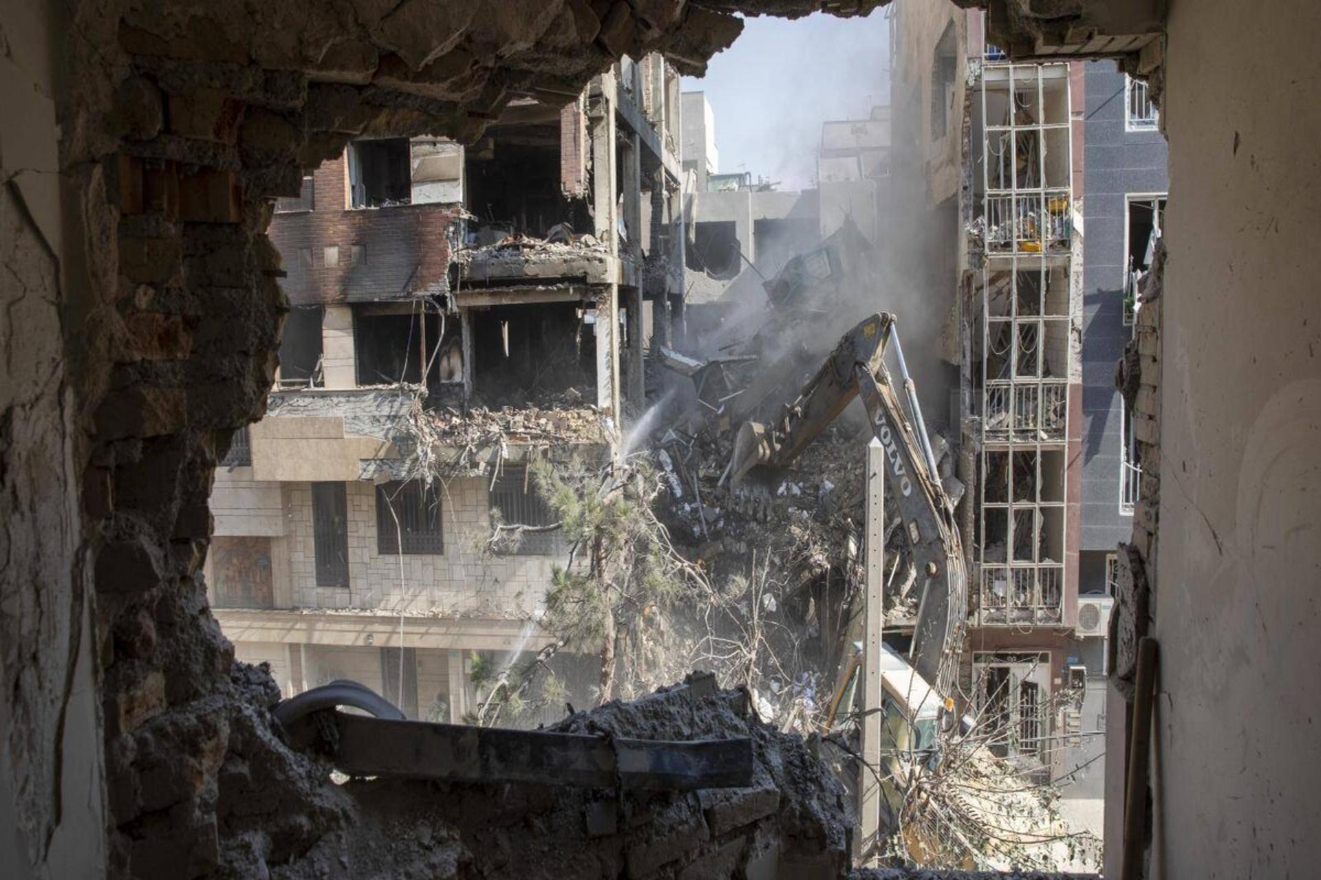 تصویر از نمای تخریب ساختمان ها بر اثر حمله موشکی