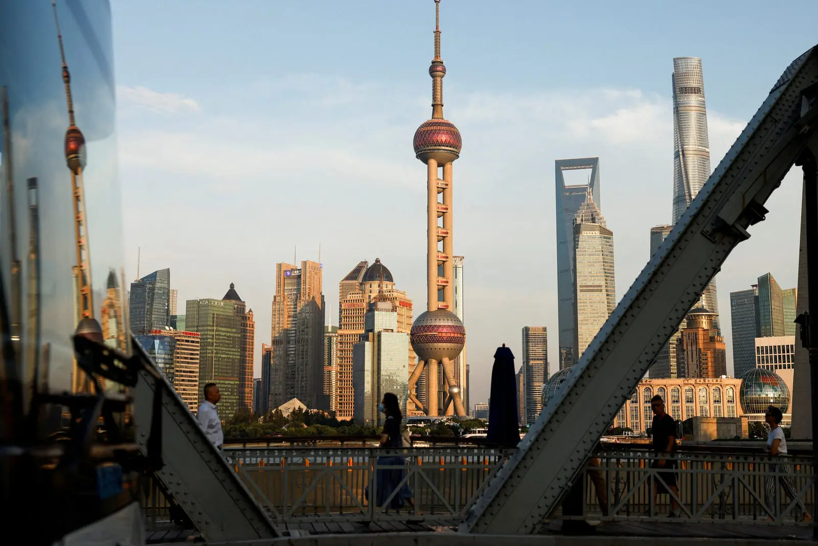 آسمان‌خراش‌های شهر شانهای (Shanghai) در کنار برج اورینتال پرل