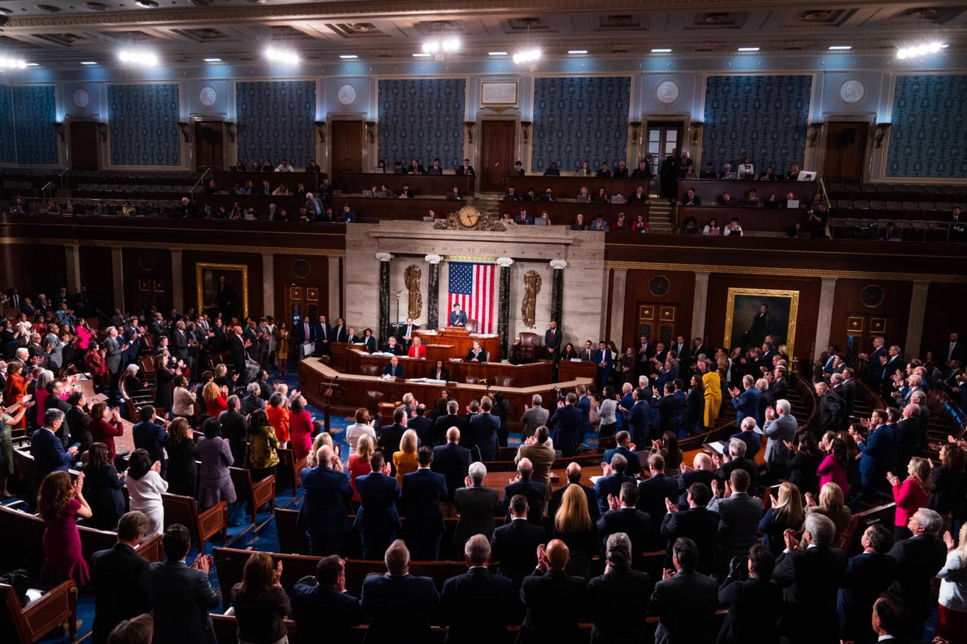 نما از سالن مجلس نمایندگان کنگره آمریکا (US Congress) در حال برگزاری جلسه