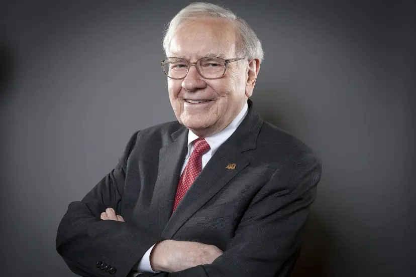 وارن بافت (Warren Buffett) با کت و کراوات در یک پرتره رسمی
