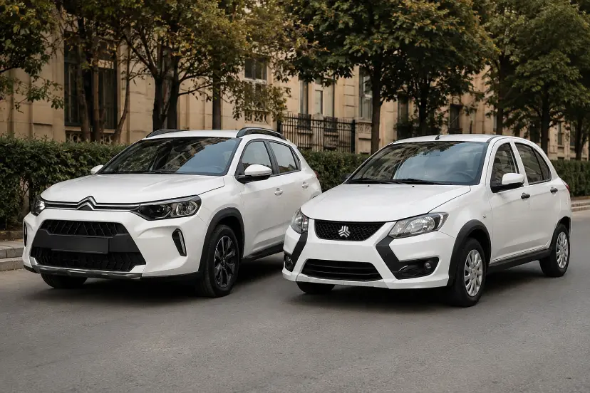 خودروهای سفید سیتروئن (Citroën) و سوزوکی (Suzuki) پارک شده در کنار هم در خیابان