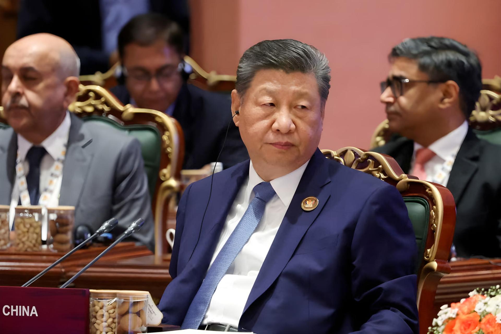 شی جین‌پینگ (Xi Jinping) در نشست رسمی در چین